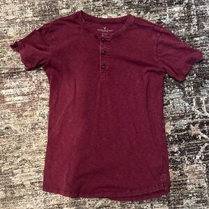 American Eagle Outfitters Maroon Short Sleeve Henley